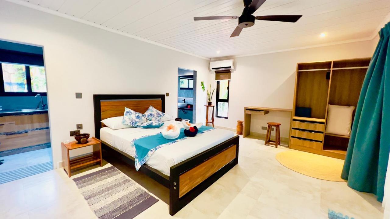 Le Port Guest House Baie Sainte Anne Kültér fotó